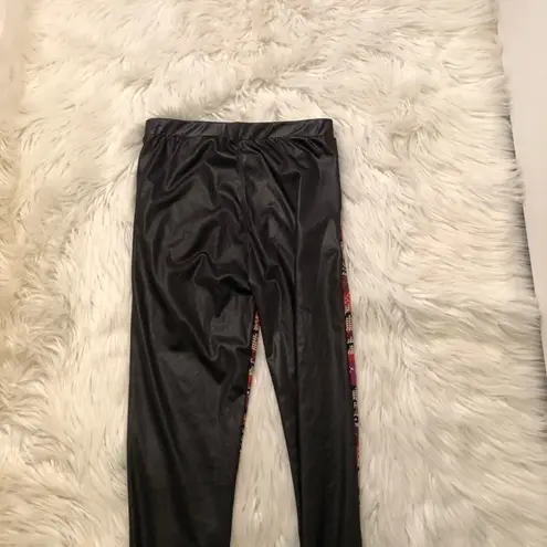 D&T Leggings Faux Leather Multicolor Geometric Black