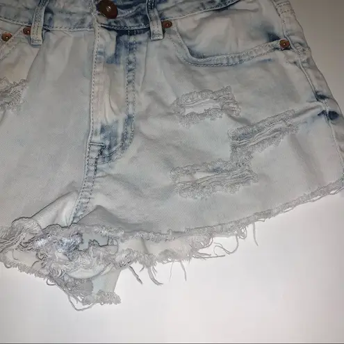 Bullhead Denim High Rise lightwash distress Shorts Size undefined