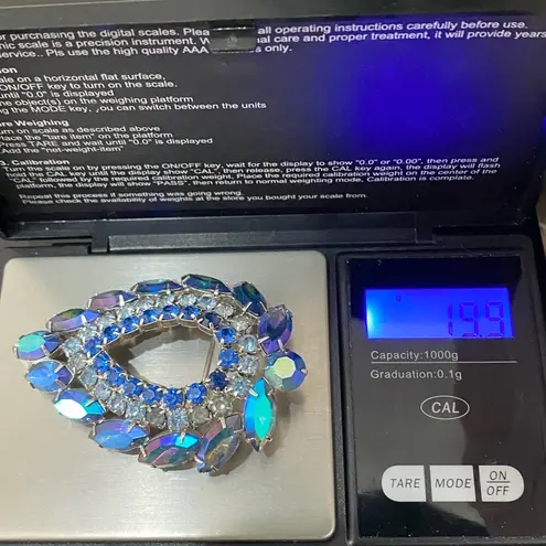 Vintage SARAH COVENTRY Juliana Delizza & Elster Blue Lagoon AB Crystal Brooch