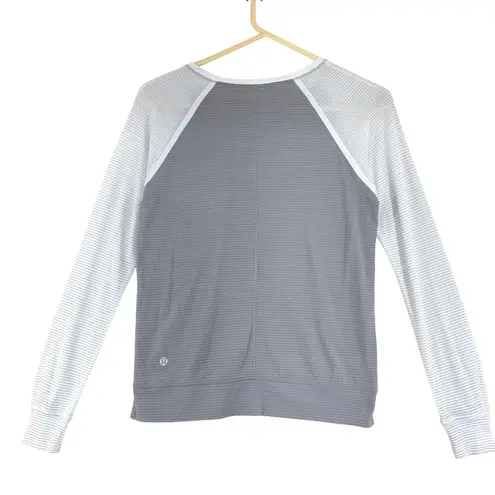 Lululemon  Womens Size 8 Athletic Tee Long Sleeve Top Crew Neck Grey White