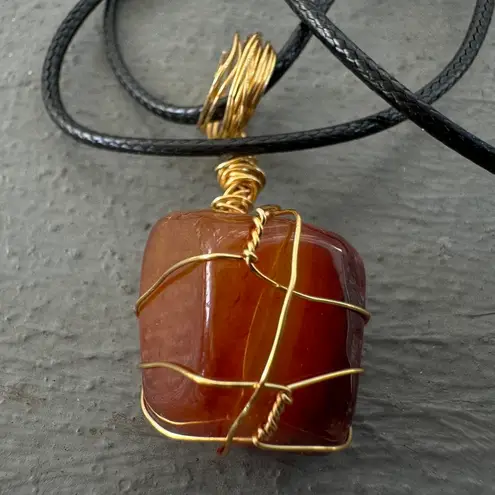 Carnelian Agate Gold Wire Wrapped Stone Pendant Necklace