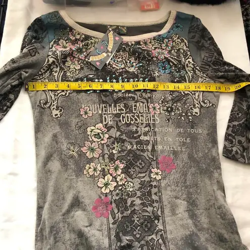 NWT Vanilla Sugar Edgy grunge 2000s Y2K grunge top with a floral, skull, angel, and rose design Measurement in pics Multi Size M