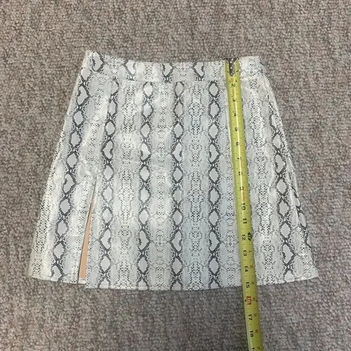 Princess Polly  white snakeskin faux leather mini skirt size 0