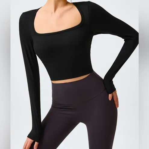 Berlook Black Cutout Ruched Long Sleeve Top
