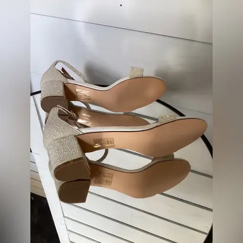 DB Studio Kaya Size 10 Beaded White Womens Heeled Sandals Wedding David’s Bridal