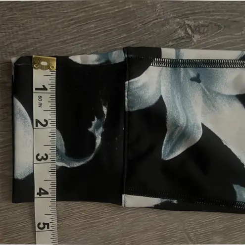 Salomon Women's Mantra Tech Leggings Size M Floral Black Blue White Activewear