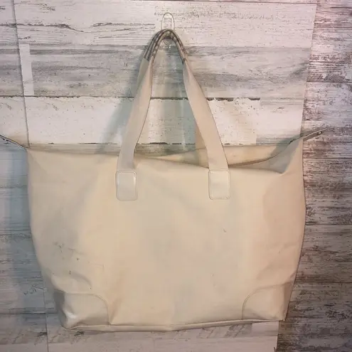  Frangances Overnight Bag large Burberry bag cream tan color pla…​