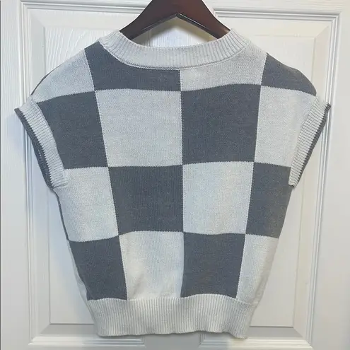 moon & madison Gray and White Boxy Cropped T