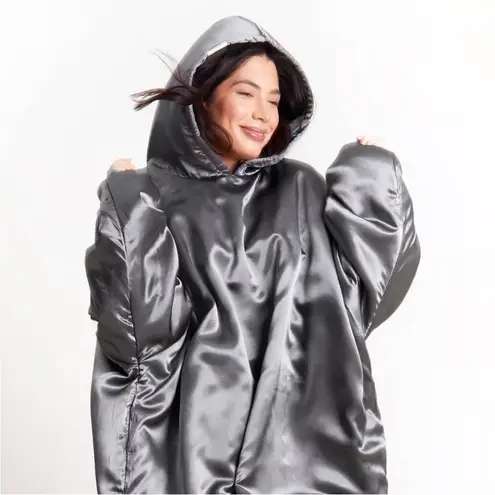 Kitsch Glazey Gray Satin Hoodie Robe Unisex OS Silver Size undefined