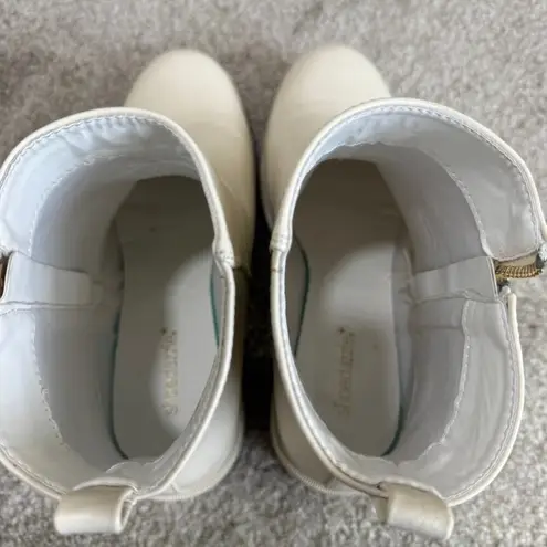 ShoeDazzle 9 Danilyn lug sole combat moto ankle boot 2442 Gold