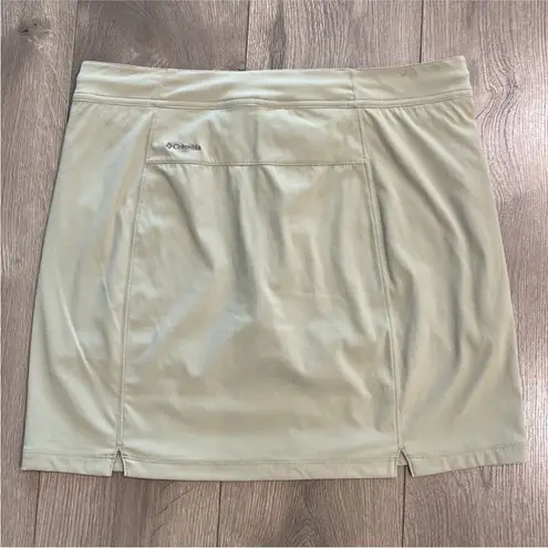 Columbia  16” Omni-Shield Tan Nylon Stretch Hiking Active Skirt Size 10