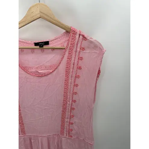 Very J Top Women MEDIUM Pink Embroidered Scoop Neck 100% Rayon Tunic Tank