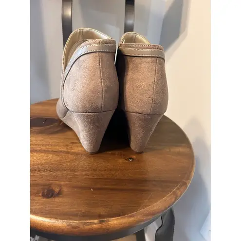 X-Appeal Aubree Taupe Ankle Boots Womens Size 10 Tan Booties