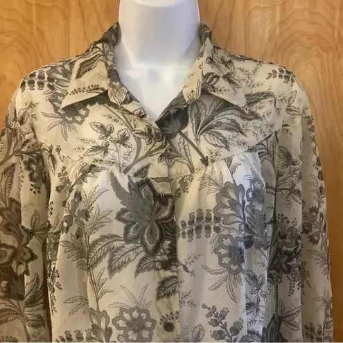 Van Heusen Sheer Floral Black & Cream  Button Down Shirt Size Medium - Image 2