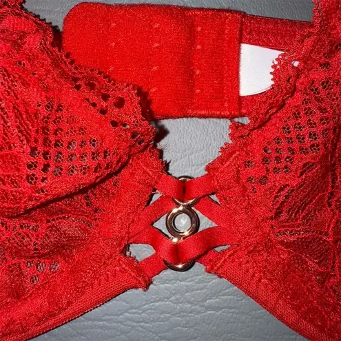 Auden Red Lace Unlined T