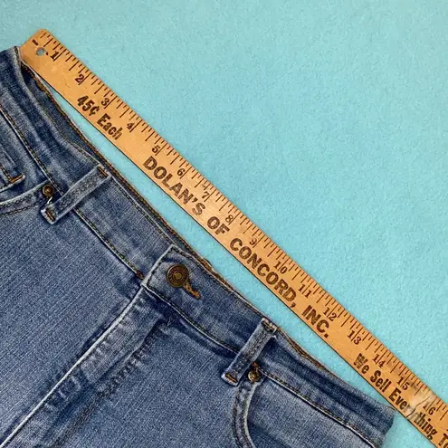 Gloria Vanderbilt Amanda light wash blue jeans average length 5 pockets size 10