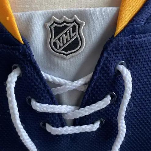 NHL BUFFALO SABERS Hockey Jersey Womens Sz Small Number 28 Zemgus Girgensons Blue