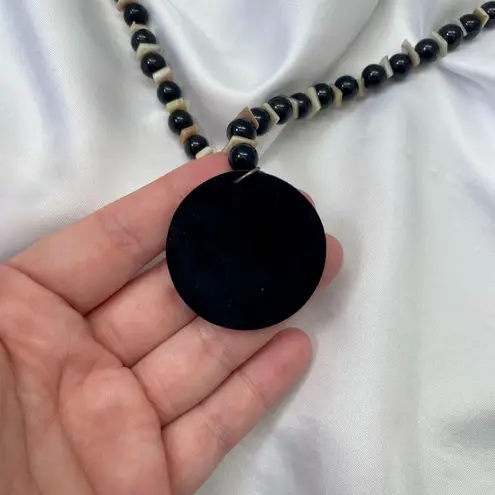 Early 2000's Geometric Black Cream Beaded Swirl Pendant Necklace