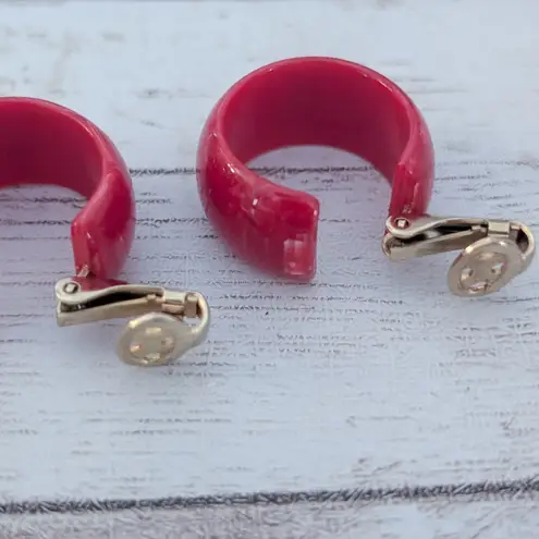 Vintage Clip On Earrings Red Marbled? Hoops Retro