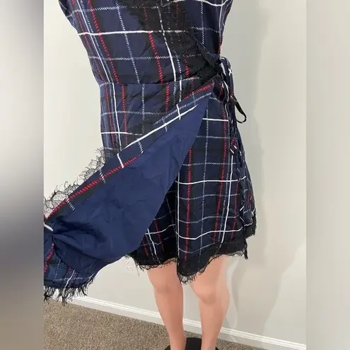 NWT Cupcakes & Cashmere Ivan Lace Wrap Dress Size SMALL Red White Blue Black