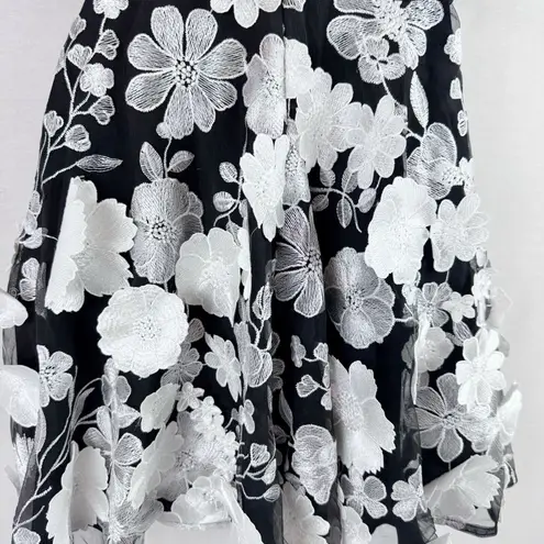 Elliatt Selene Black White Floral Embroidered Puff Sleeve V Neck Mini Dress XS