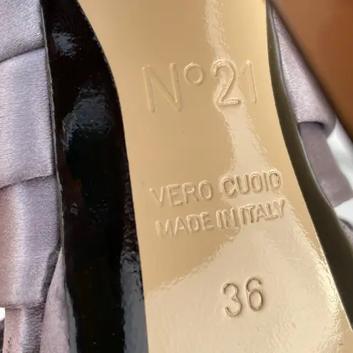 No. 21 women’s Lilla Swarovski Crystal-embellished satin knotted sandal size 36