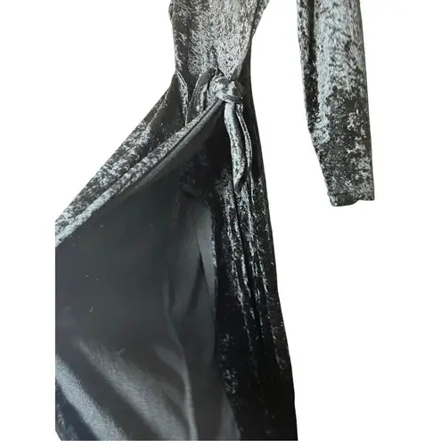 All that jazz Vintage Black Crushed Velvet Wrap Dress Size Medium