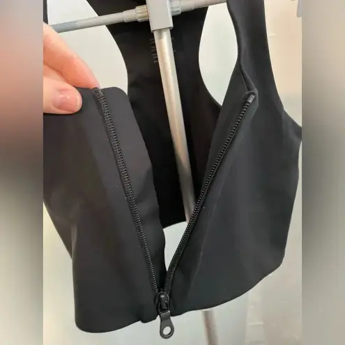 Girlfriend Collective  Paloma Zip Front Sports Bra in Black (Size XS) like‎ new