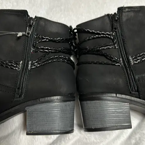 Ferrini Womens Macie Zippered
Boots Ankle Low Heel 1