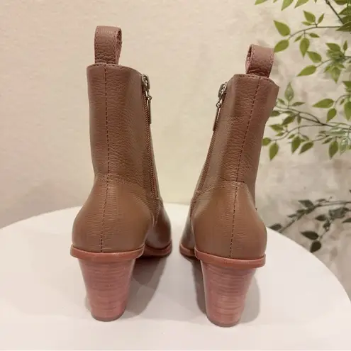 Kaanas Hague Cowboy Leather Bootie in Honey NWOT Size 6M Tan