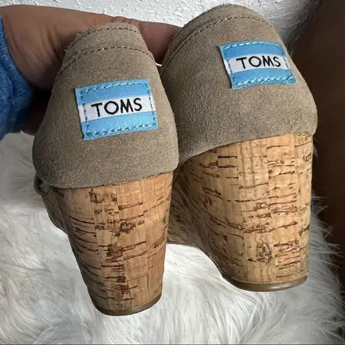 Toms 625.  Wedge Sandals 7