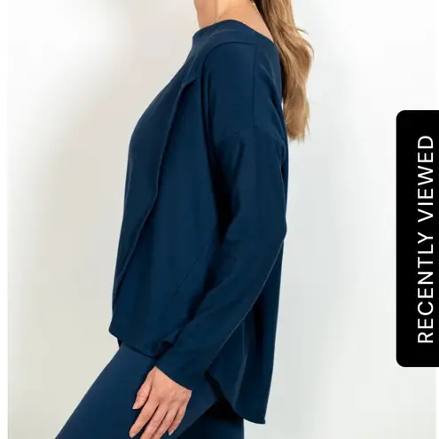 J.J. Winks "Sweater Weather" Navy Blue Top size M. Built in bra Size M