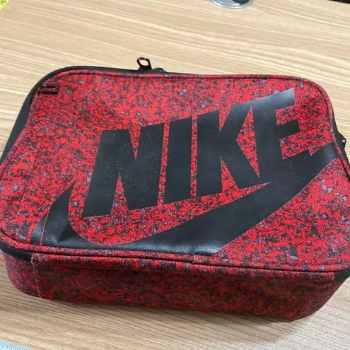 Nike  Red & Black Zip Close Hard Shell Square Insulated Strap Bag