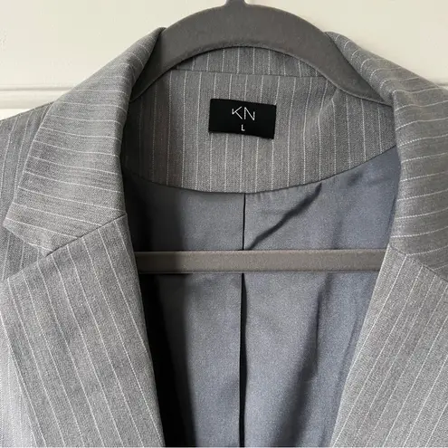 Klassy Network Gray Pinstripe Blazer Women’s Size L NWT