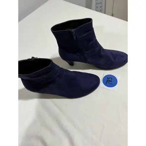 Aerosoles Woman’s Red Light Size 7.5 Purple Suede Ankle Bootie