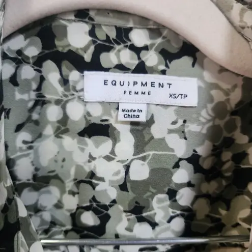 Equipment Femme Vert Mili Multi Print Satin Brett Shirt