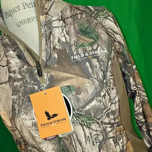 Field & Stream NWT‎  Womens Realtree Camouflage Camo 1/2 Zip Tech Pullover Medium