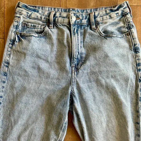 American Eagle Mom Straight Ripped Distressed High Rise Light Wash Jeans Size 12