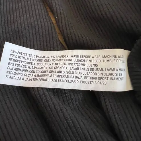 All In Motion Women's Black Long Sleeve Twist Front T-Shirt - Size Small - NWT