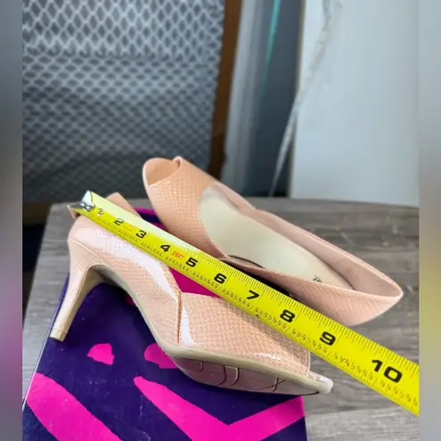 FIONI Pink Colored Faux Snake Skin Embossed Peep Toe 3” Heels Size 7 M