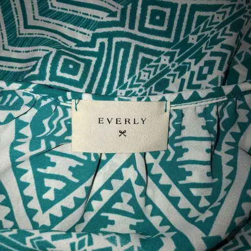 Everly small green & white patterned blouse