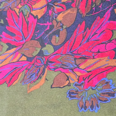 Vintage Ginnie Johansen 80s Olive Floral Silk Square Scarf Academia Old Money Green