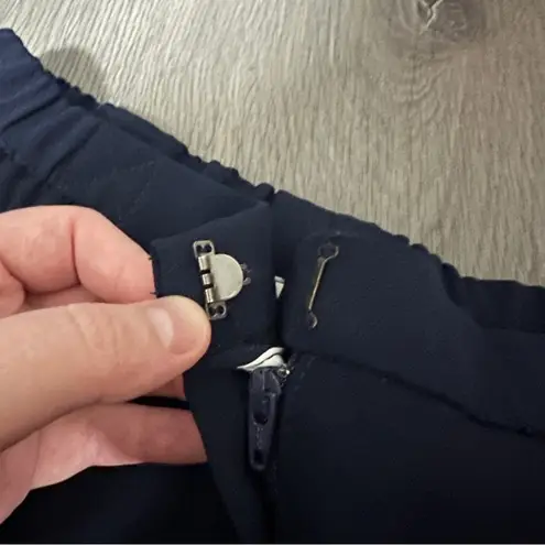 Trina Turk Navy Blue High Rise Skinny Leg Full Length Dress Pants Size 2