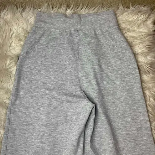 Lululemon Can You Feel The Pleat Crop *21" Gray Size 4