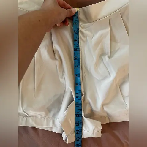 NWT Wayre Travel Pocket Flow Short Size Large in Taupe Aluminum Tan