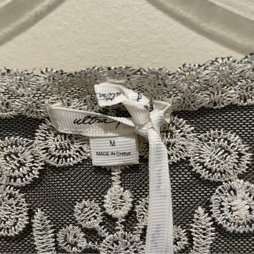 Ultra Pink Lace Sheer Embroidered Top Black Size Medium