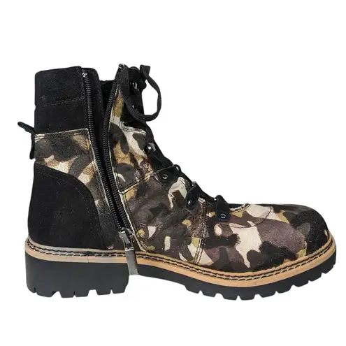 Me Too Me Too Genuine Leather Santos Combat Boots Camo Suede 7M Memory Foam Padded