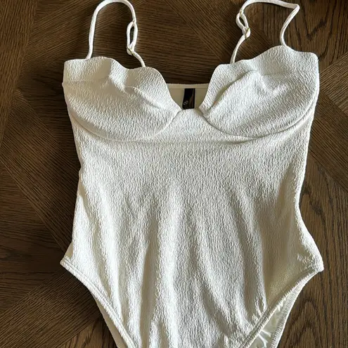 VIX Firenze Lou One Piece, Size Large, Brand New, $248 White