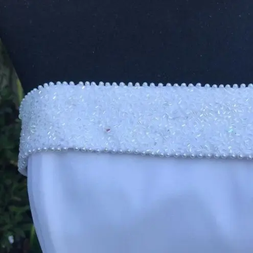 St. Tropez Nwt strapless beaded bodice wedding dress size 10 with veil