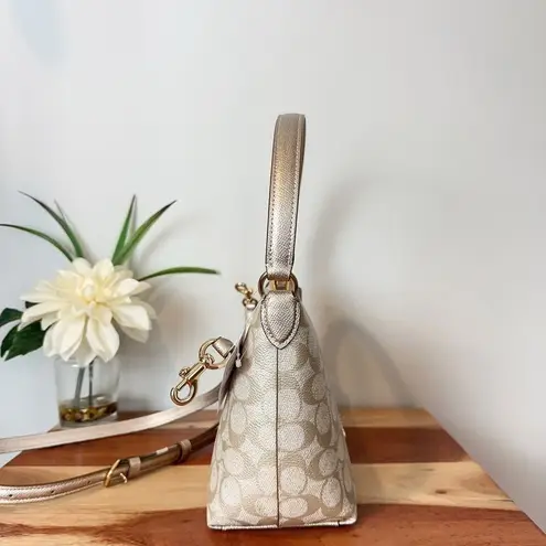 Coach NWT  Zip Top Shoulder Bag In‎ Signature Canvas